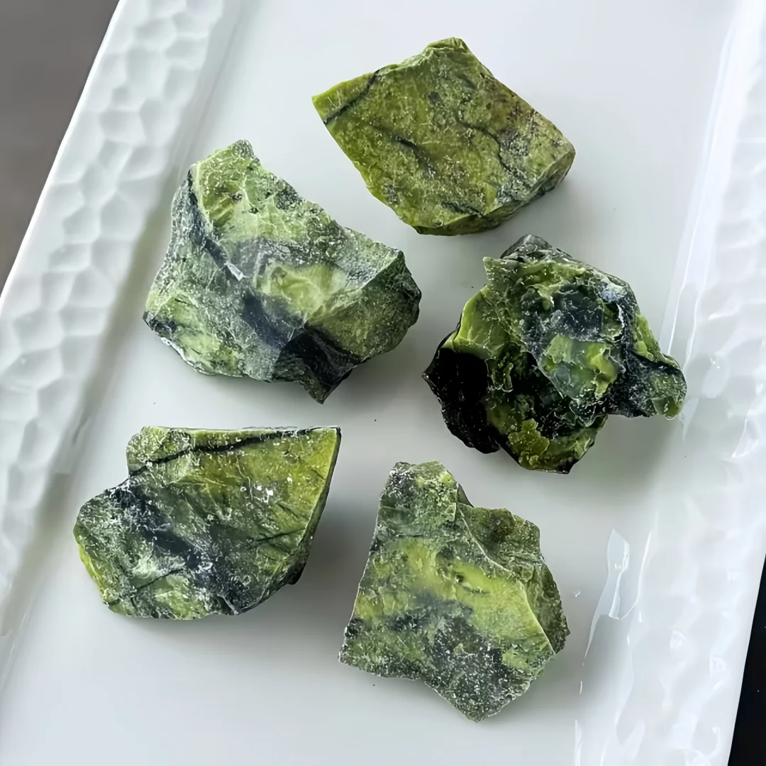 Natural Firework Garnet Raw Rough Stone Star Flash Blue Amphibole Symbiotic Mineral Specimen Home Desk Decor Crystal Collection view 5