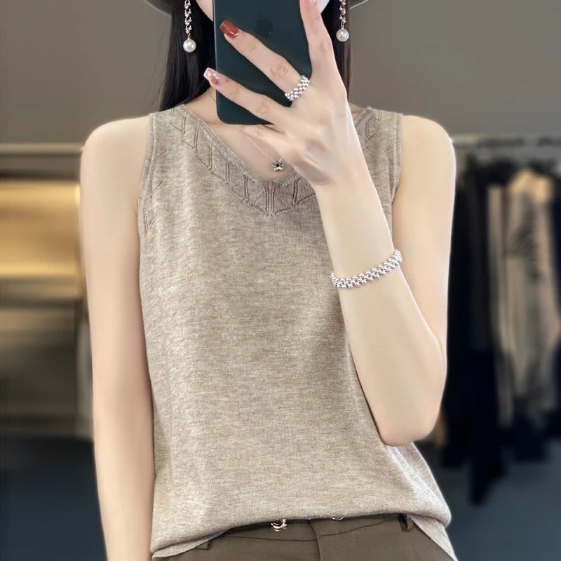 V-neck knitted suspender vest female 2023 new summer loose with solid color simple sleeveless pullover top.