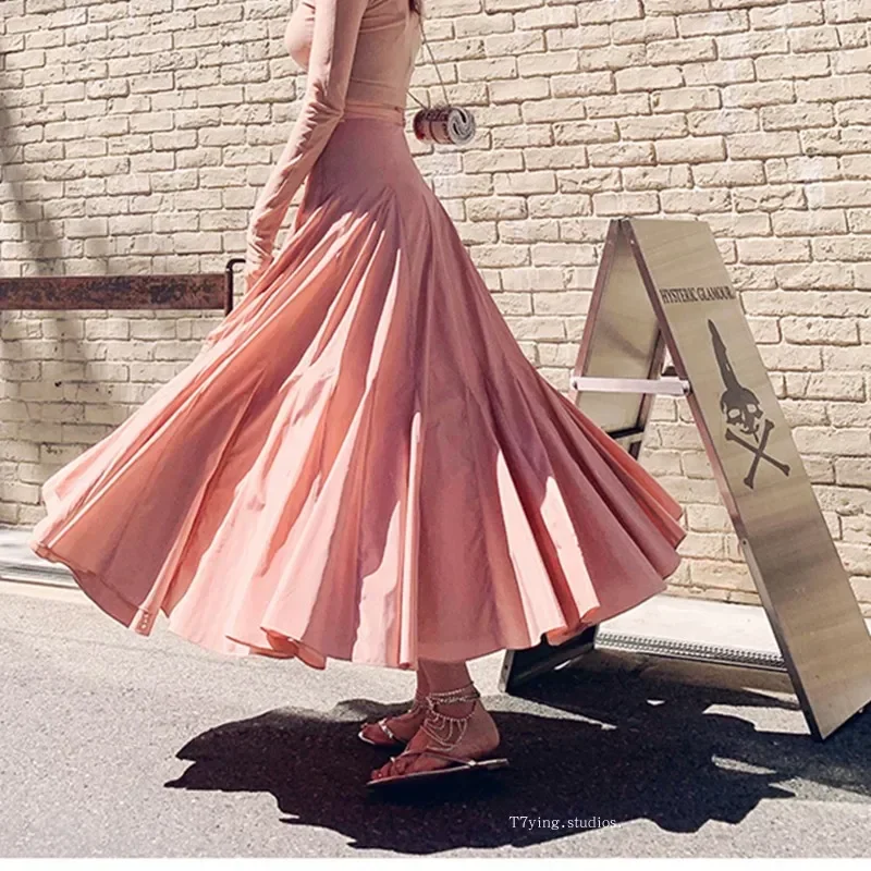 New Walking Show Bella s Star Pleated Glossy Satin Skirt with Naked High waist Half length
