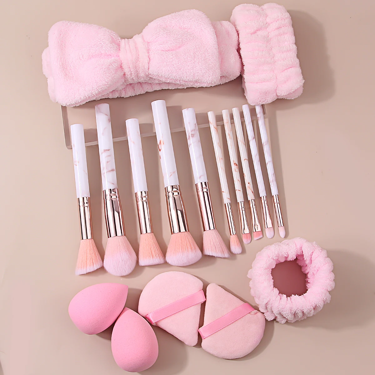 17PCS Pink Makeup Brush Set, Multi-Functional Facial Brush + Soft Hair Band Wrist Strap + Fine Sponge Egg Triangular Powder Puff
