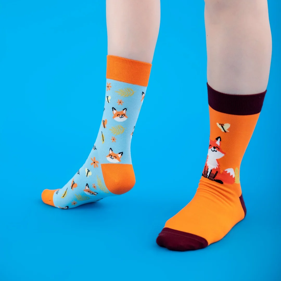 1 Pair Of  Mid-calf Socks Featuring  Cute fox Pattern, Asymmetrical Design For A Trendy, Unique Look, Perfect For All Seasons
