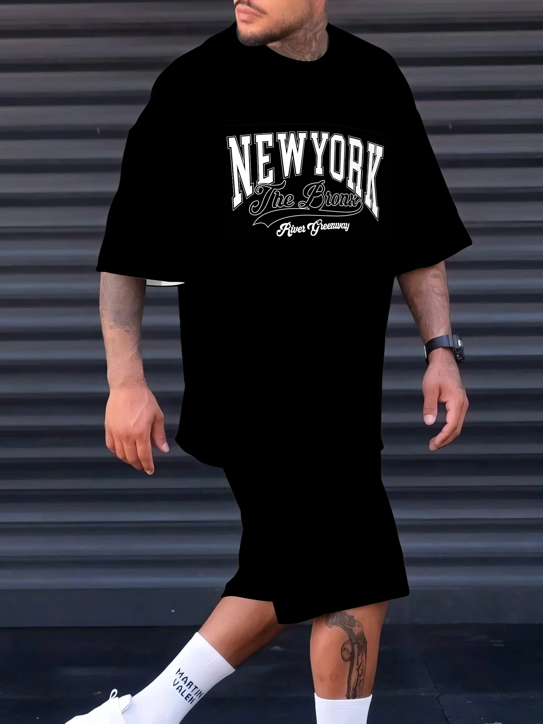 Setelan pria baru musim panas 2025 dengan cetakan huruf untuk pakaian luar ruangan kasual dan modis