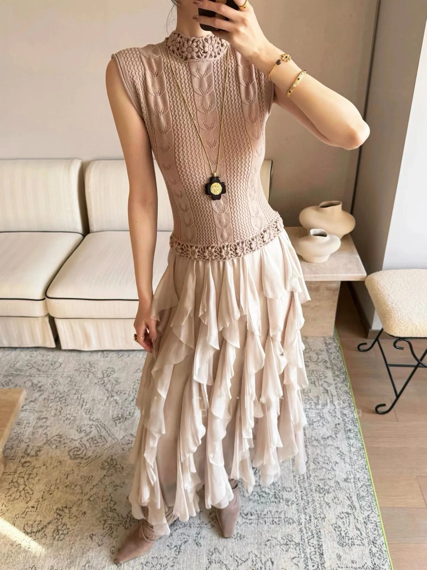 

Elegant High Waist Knitted Vest Dress Sleeveless Slimming A-Line Skirt Maxi Length Evening Gown for Wedding Party Performance
