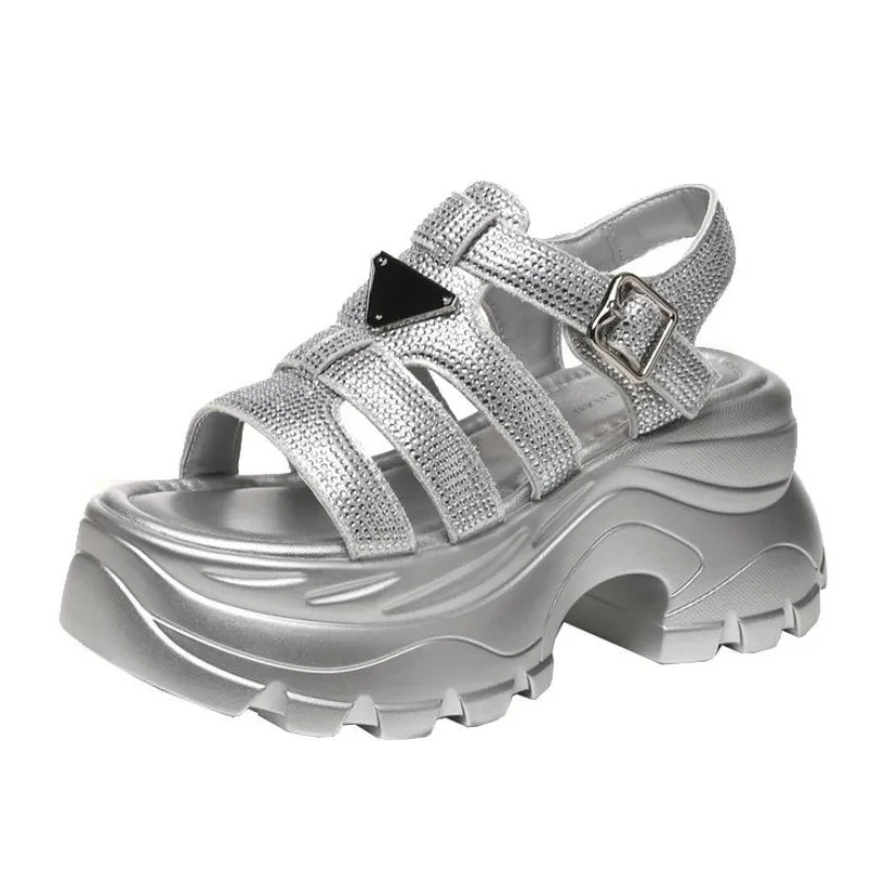 

Высококачественные женские сандалии из синтетической микрофибры 8 см, массивные кроссовки на плоской подошве, блестящие туфли на танкетке на вулканизированной платформе