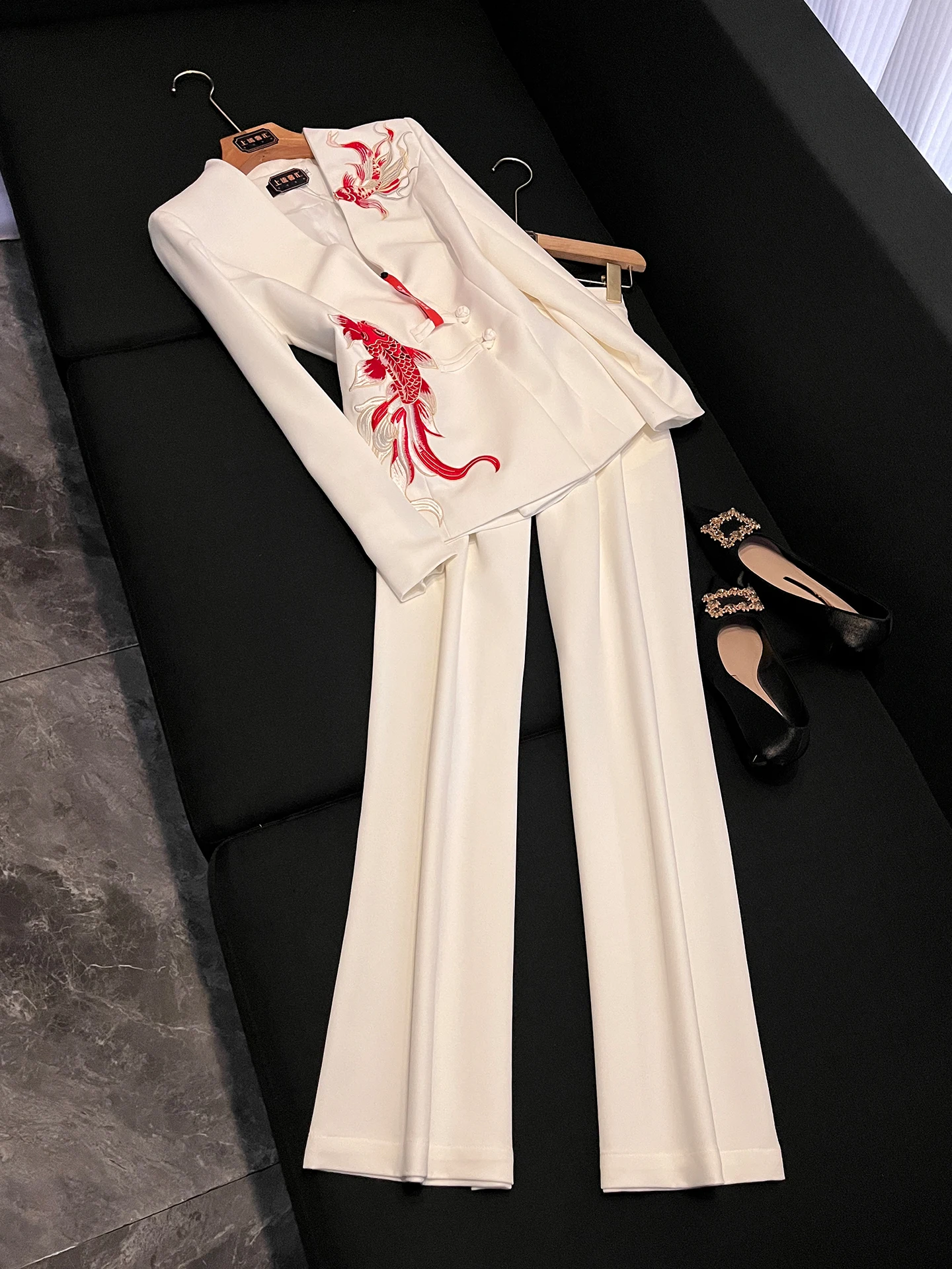 

Элегантный белый костюм в китайском стиле с вышивкой, комплект из двух предметов, роскошная коллекция для весны CZ881