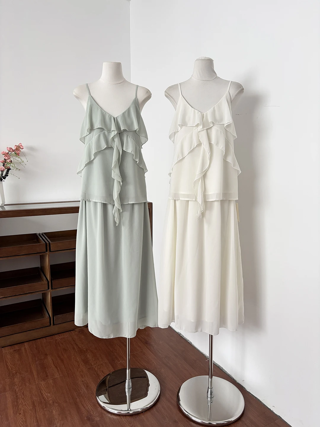 

Summer DIYI Women's High Waist Midi Skirt And Camisole Set with Lace Hemline Fashionable Two-Piece Suit for Vacations
