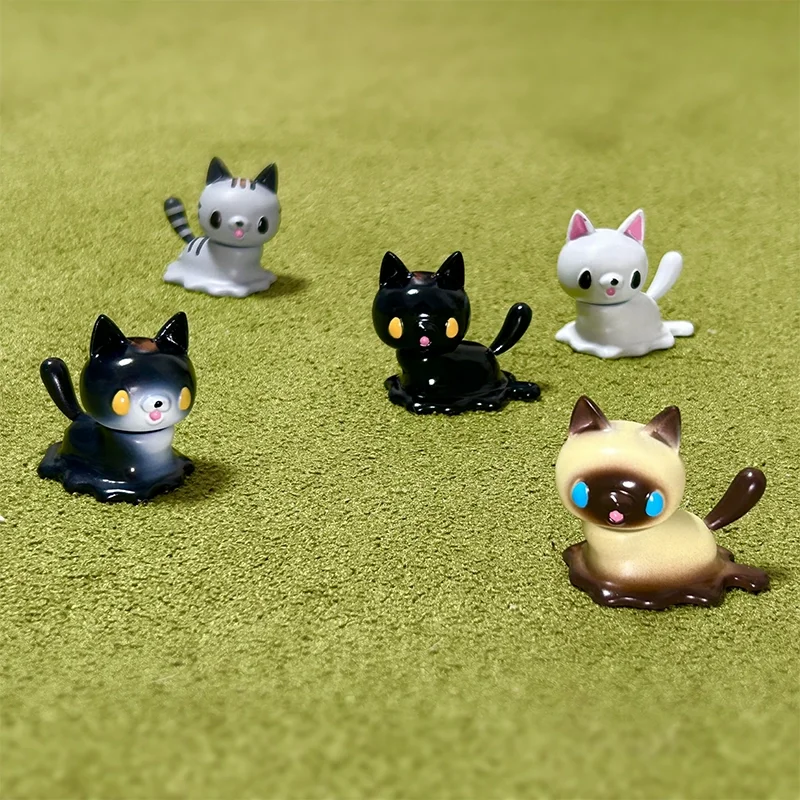Estatueta de gato líquido Qualia genuína do Japão está transformando em um ornamento de gato tricolor siamês líquido desktop em estoque