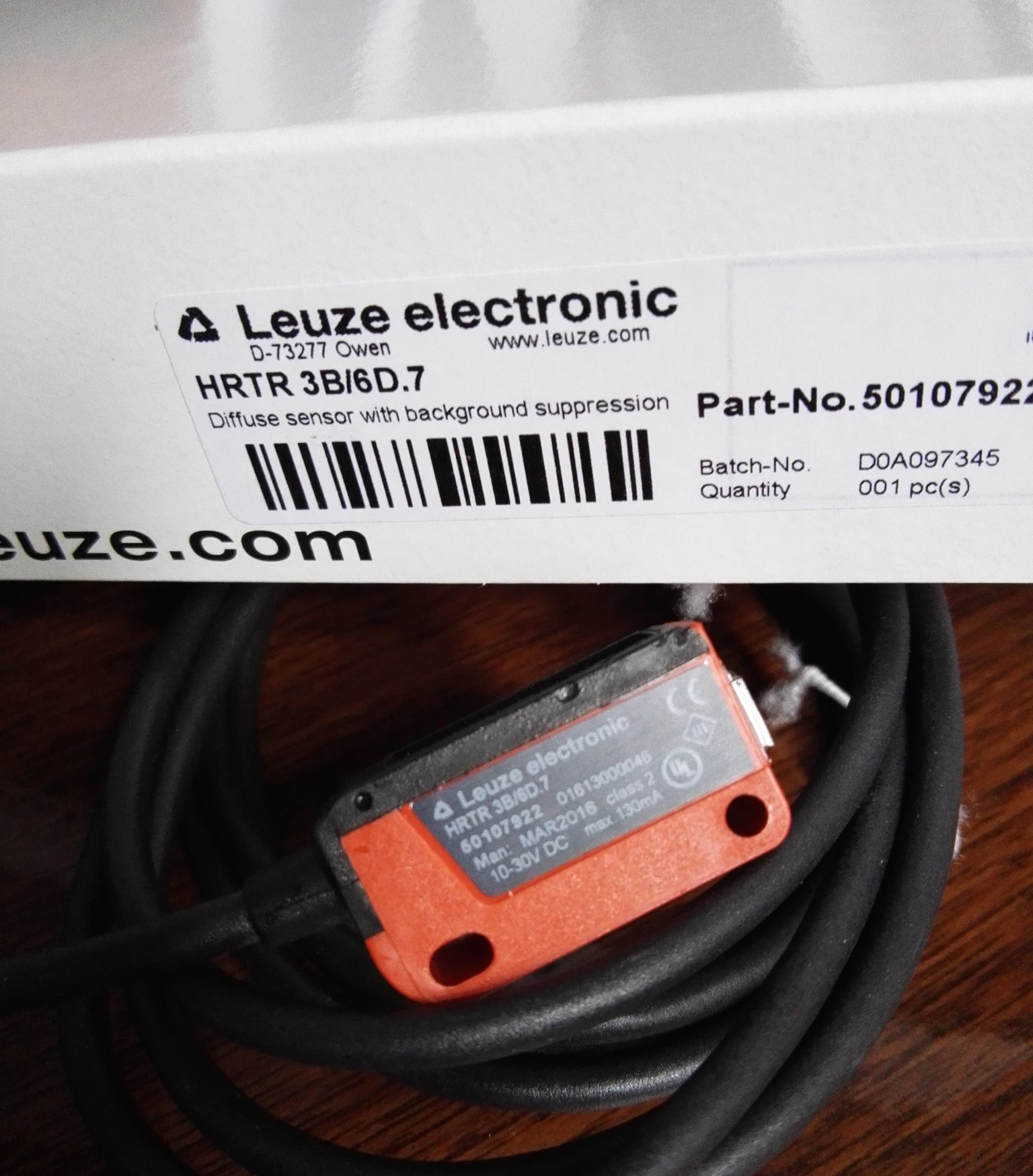 

New original LEUZE Photoelectric Sensor Induction switch Electric Eye HRTR 3B/6D.7