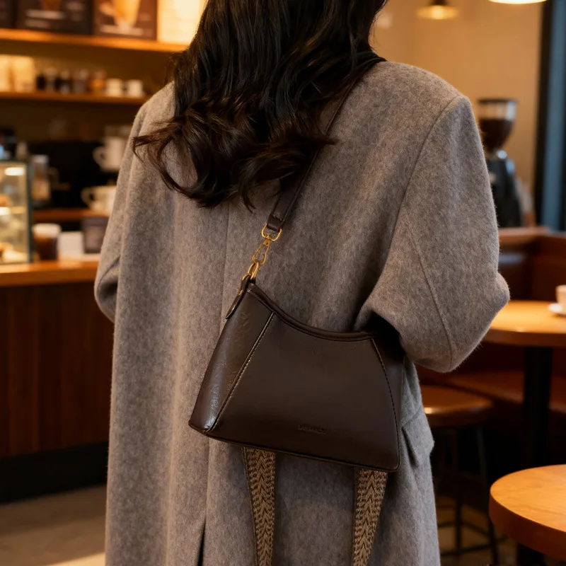 Новинка 2023 года, винтажная женская сумка подмышки, сумка через плечо с верхней ручкой, элегантная сумка через плечо в стиле ретро, очень универсальная и шикарная