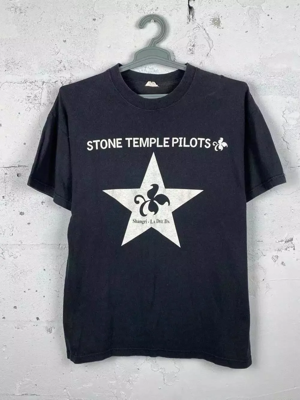 

Vintage 90's Stone Temple Pilots Black Short Sleeve Unisex T-shirt Reprint S-5XL