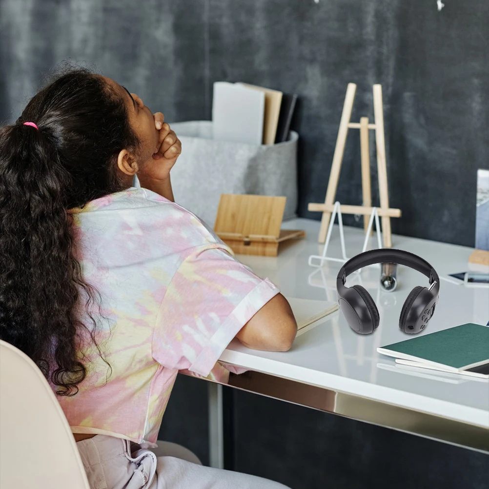 Wireless Headset FM Radio Headphones Digital Display Foldable Soft Earmuffs Adjustable Headbeam Metal Antenna Channel Memory