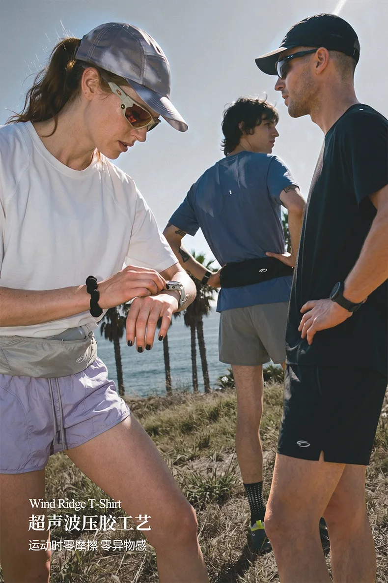 Techlation „Wind Ridge“ Serie: Schnelltrocknendes, nahtlos getaptes T-Shirt für Herren, reflektierendes Sport-Laufoberteil für Outdoor-Aktivitäten, Sommer-Gym-T-Shirt – Detail 4