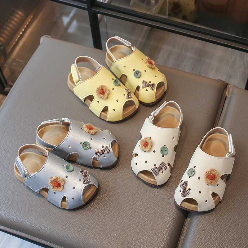 Girls Toes Capped Sandals Flowers Plaid Bow Soft Sole Non Slip Kids Summer Outdoor Beach Shoes Children Hollow Out Sandals