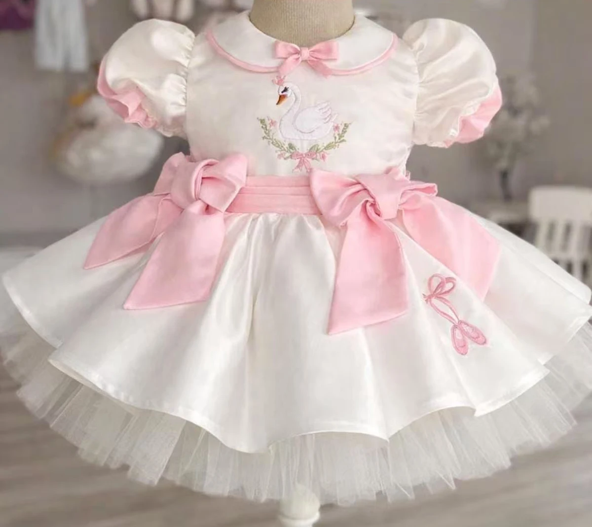 

Summer Girl Elegant Swan Pink Bow Embroidery Pink Bow White Dress for Casual Party Birthday Wedding Photography