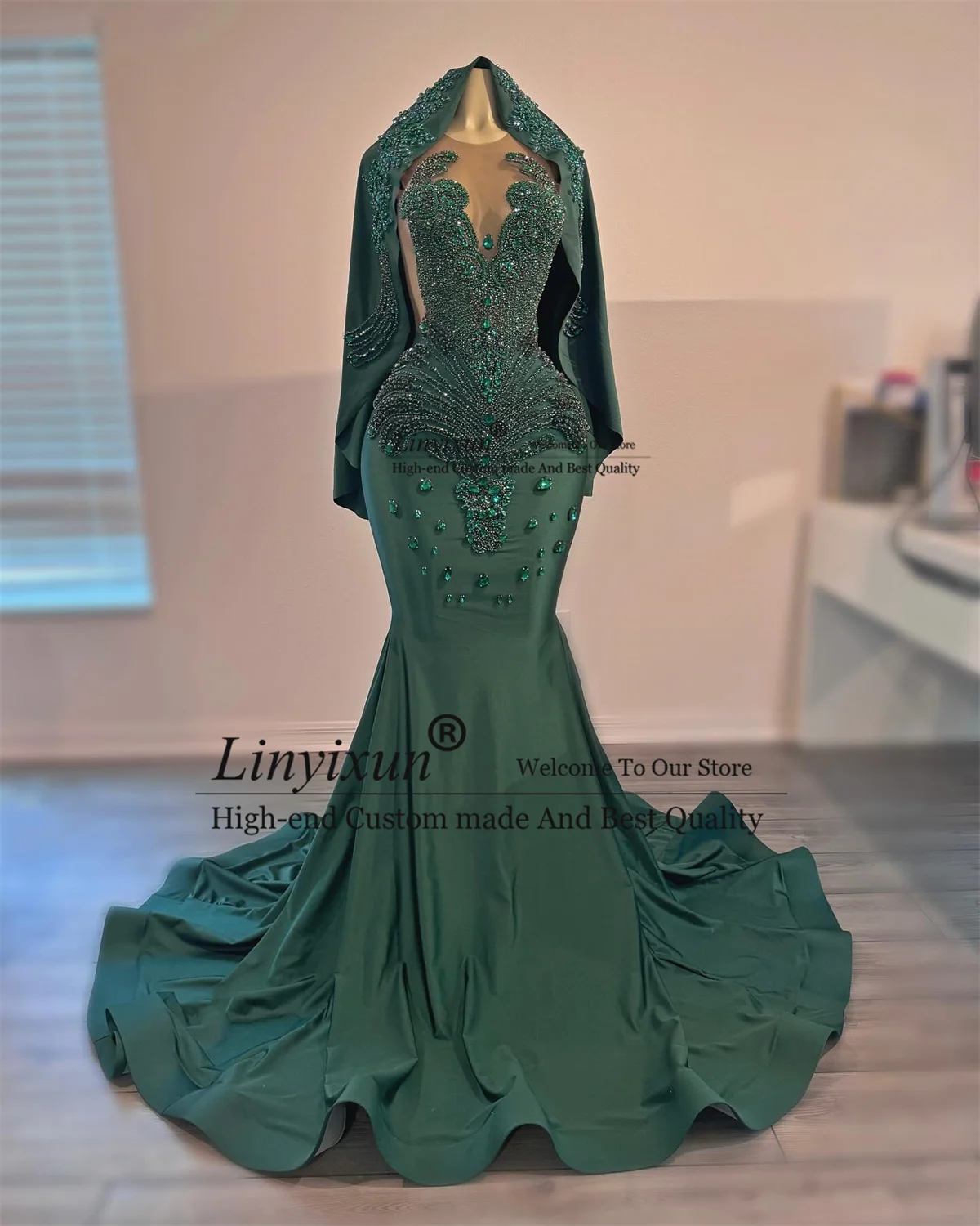 Green Gem Crystals Mermaid Pom Dresses For Black Girls Evening Party Gala Gowns With Cape Satin Long Birthday vestidos de festa