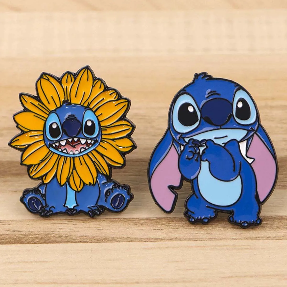 

Cartoon Alien Enamel Pin Cute Lapel Pins for Backpacks Sunflower Brooches for Women Clothes Badge Cosplay Accessories Toys Gift