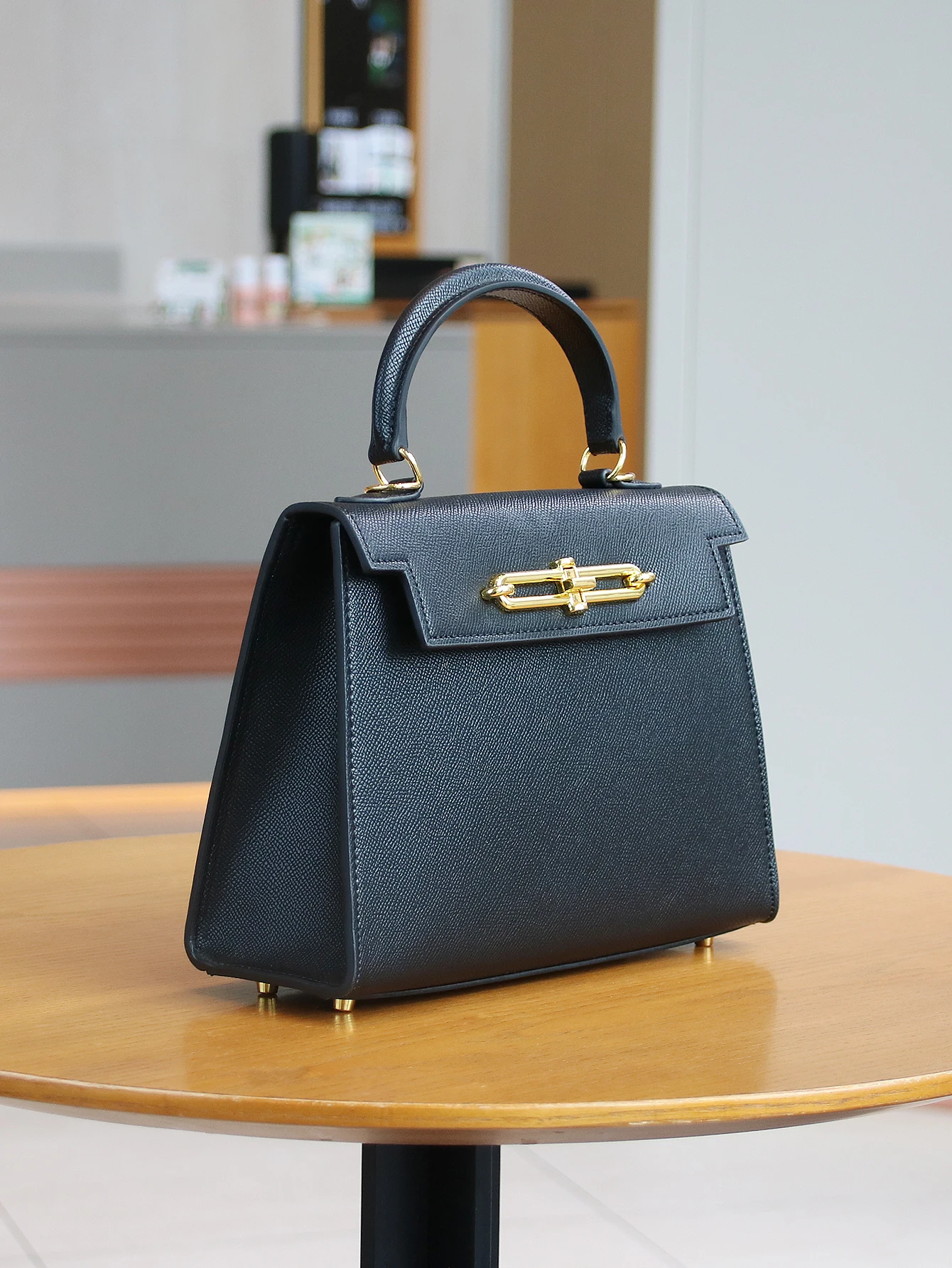 حقيبة يد نسائية عصرية راقية لعام 2024 حقيبة صغيرة بمزاج طباعة النخيل حقيبة يد كيلي OL حقيبة عمل للركاب الجوكر الخفيفة Luxur