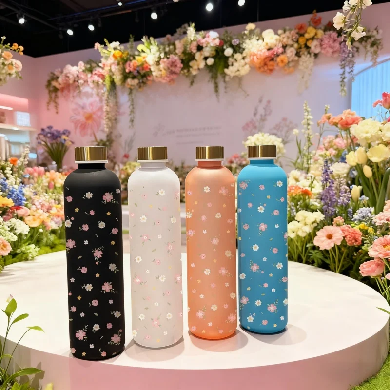 

Чашка для воды большой емкости объемом 1000 мл с 3D-печатью и мультяшными цветочными узорами — свежий и минималистичный стиль, матовый премиум-класс