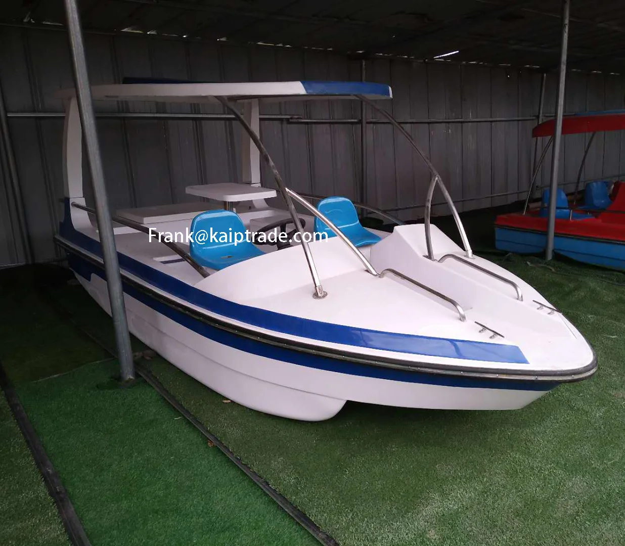 Popular rental center Water park games 6-8 passengers electric recycle rechargable battery fiberglass tour boat for sale