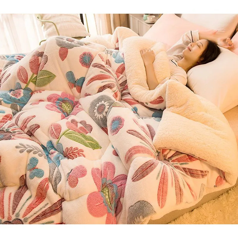 

Winter Quilt Warm Comforter with Double Side Polyester Fleece Shell Duvet with Feather Fabric Filling Warm Blanket