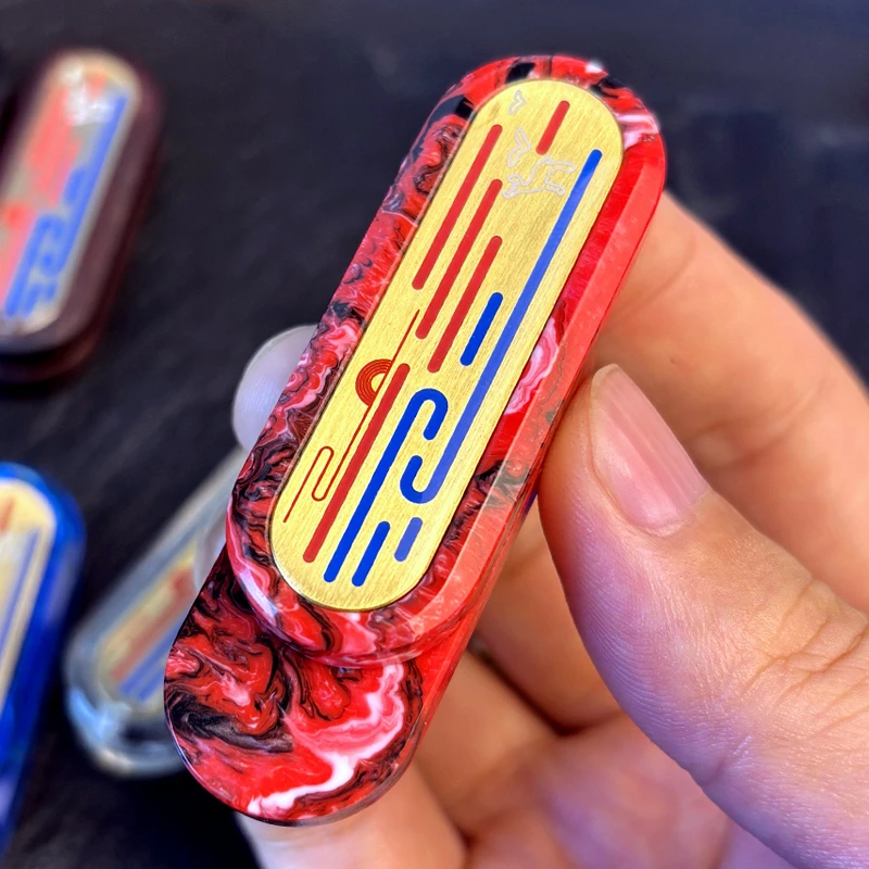 ARCEEDC Sandelholz, verheißungsvolle Wolken, mechanischer Rhythmus, Dingding, dichtes Segment, magnetische Fingerspitzenkarte, das Dekompressionsspielzeug schießt