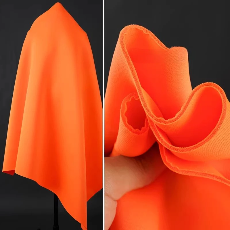 

Ярко-оранжевая толстая космическая хлопчатобумажная ткань, современные минималистичные брюки с капюшоном, воздушный слой, устойчивый к морщинам текстурированный материал