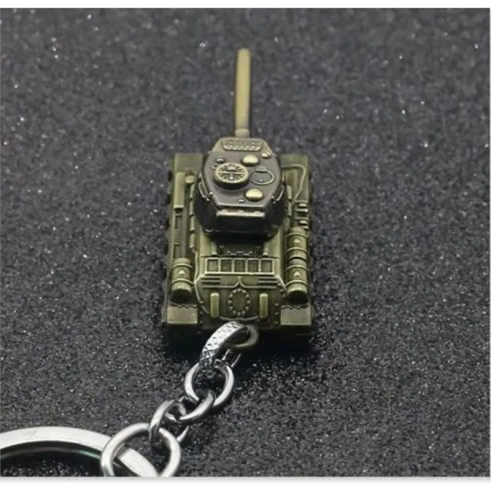 1 PCS Rvs Tanks Volwassen mannen Auto Hanger Tank Wereld T34-85 Sleutelhanger Model Taille Opknoping Gift Hang Gesp kinderen Speelgoed