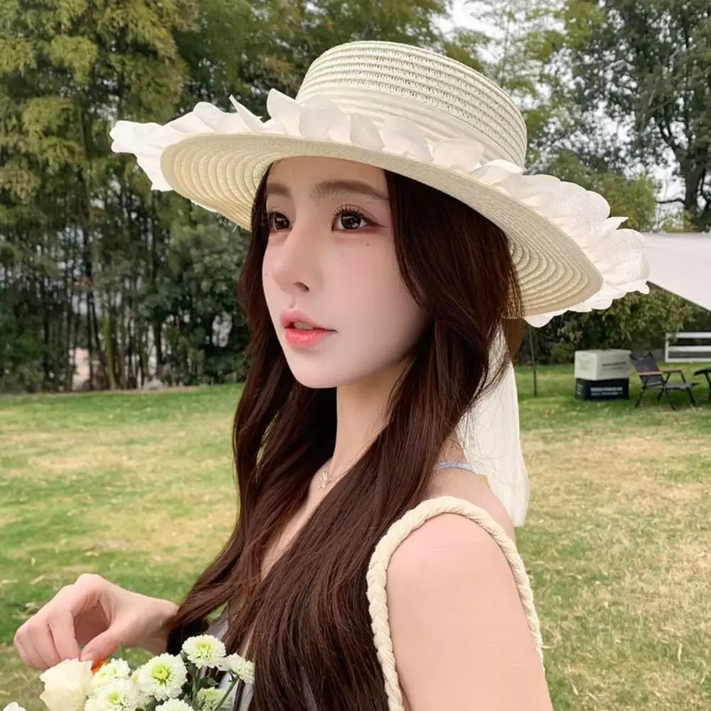 

Sweet Wide-brimmed Straw Hat with Mesh Bow Breathable Beach Hat Wavy Petal-trimmed Sunshade Hat for Summer Sun Protection