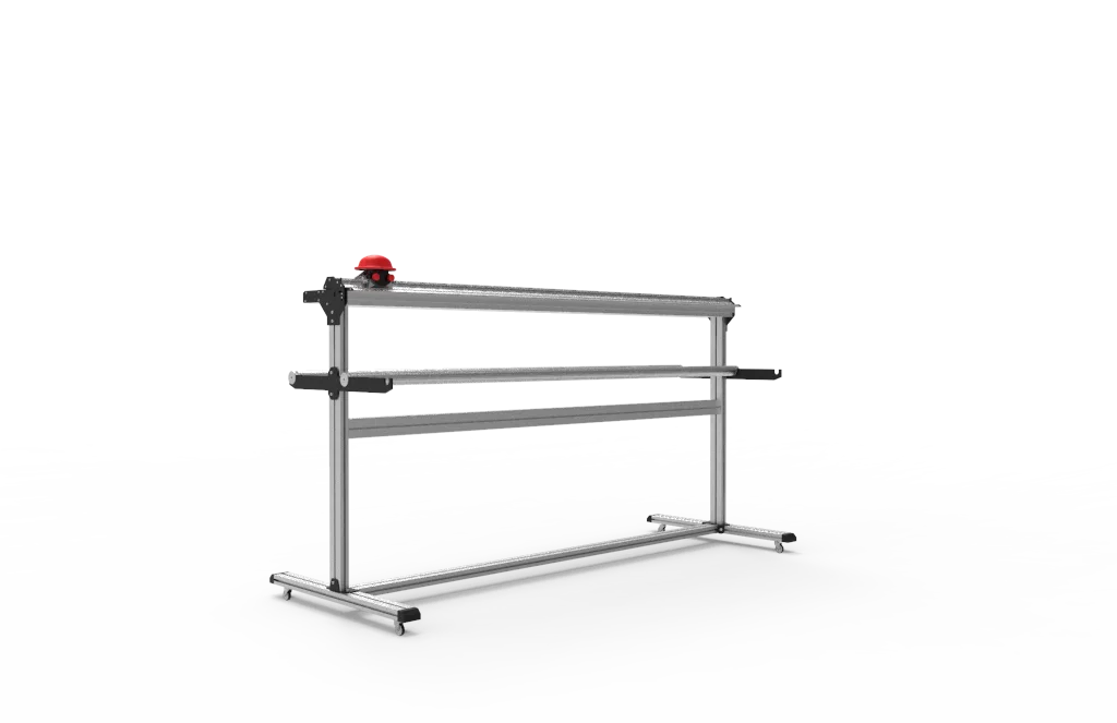 Varias podadoras manuales