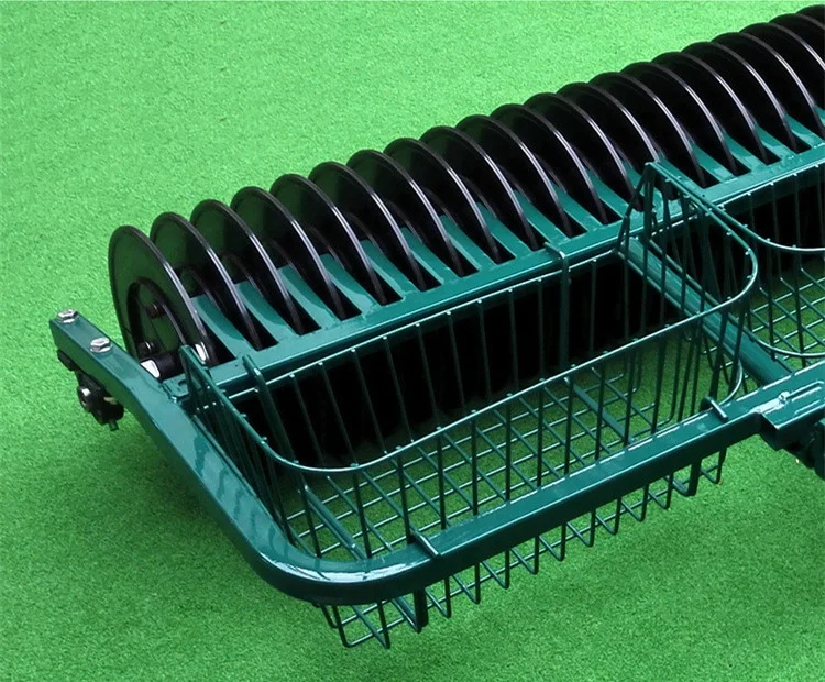 على استعداد لشحن كرات الجولف 1/2 قسم منتقي كرات الجولف ذو المدى الواحد مع معدات نطاق قيادة الجولف ذات العجلات الأمامية