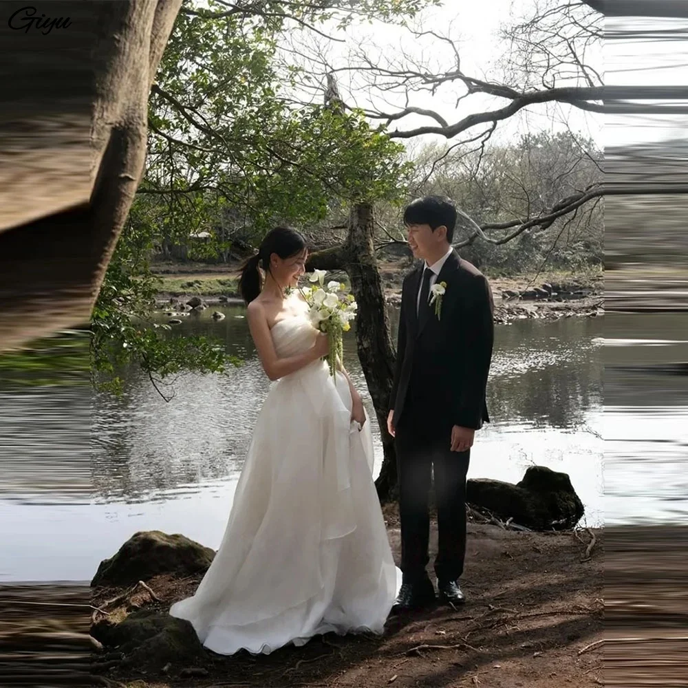 Giyu 2026 Customized Pretty Bride Gowns Plus Size Strapless Korea Princess Wedding Dresses Organza Ivory Sleeveless Ruched Custo