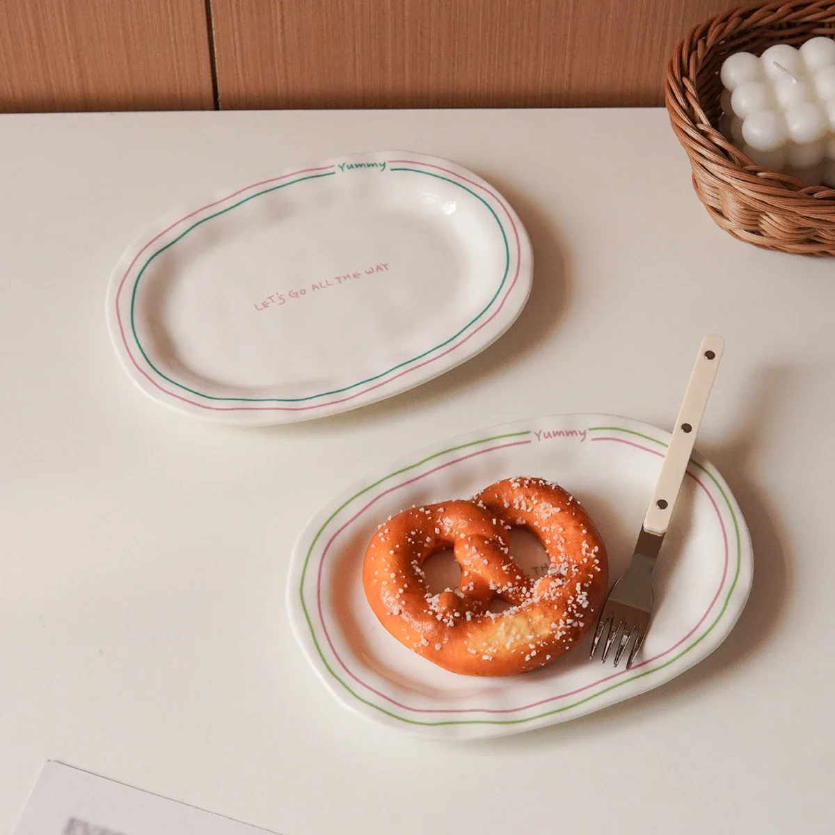 1Pc Simple Hand-Painted Line Drawing Ceramic Dinner Plate, Exquisite and Aesthetically Pleasing Oval Salad Plate