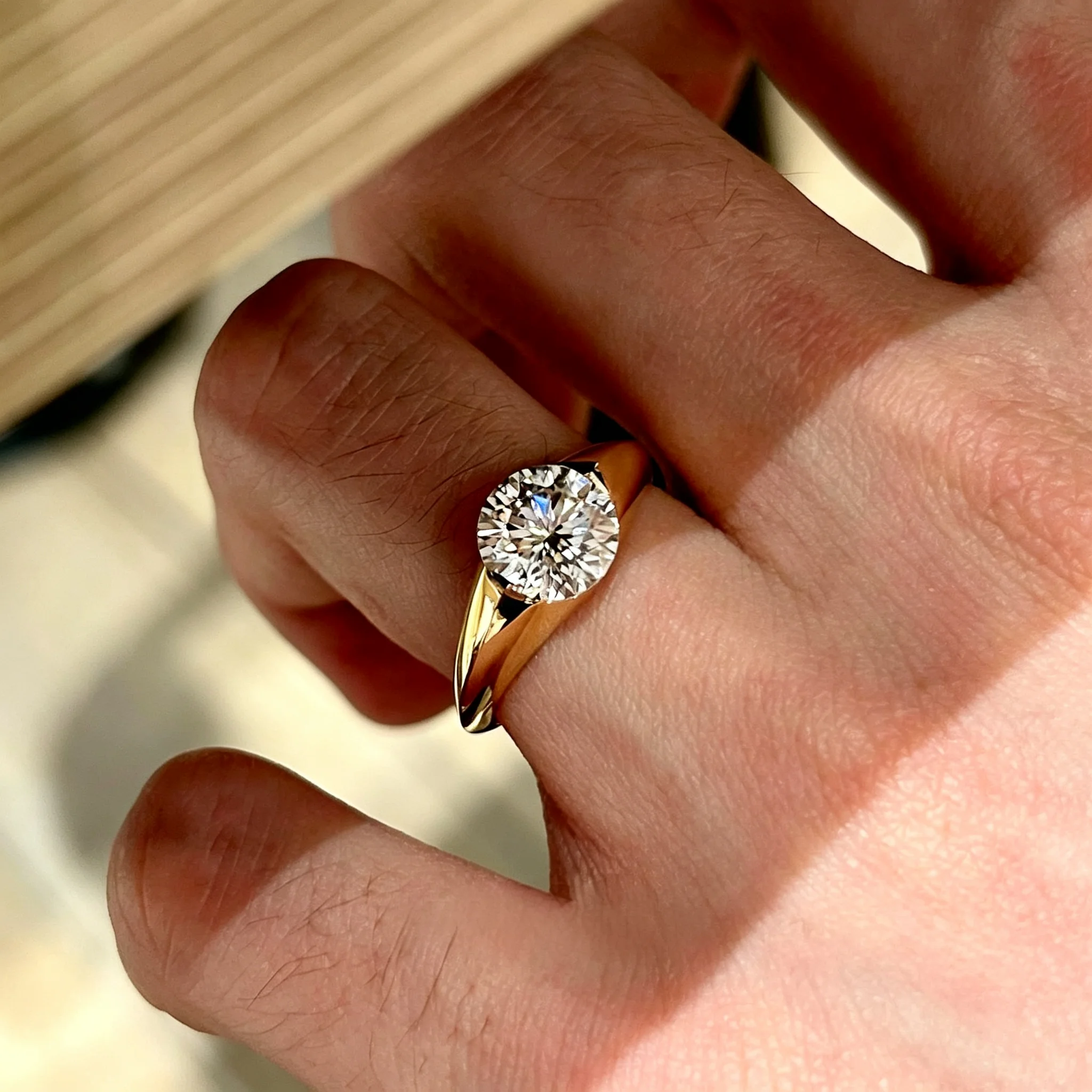 TFGLBU 2CT Round Cut Moissanite Engagement Rings S925 Silver Tapered Band Solitaire Ring for Women Men Wedding Promise Ring Gift