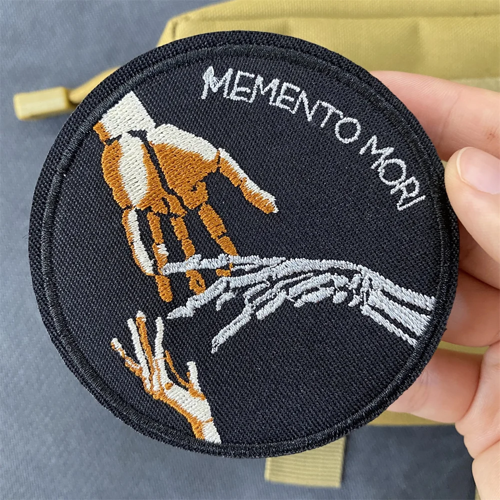 Memento Mori Patches Embroidery Tactical Morale Badge Death Skull Finger Personalized Military Armband Backpack Clothes Stickers