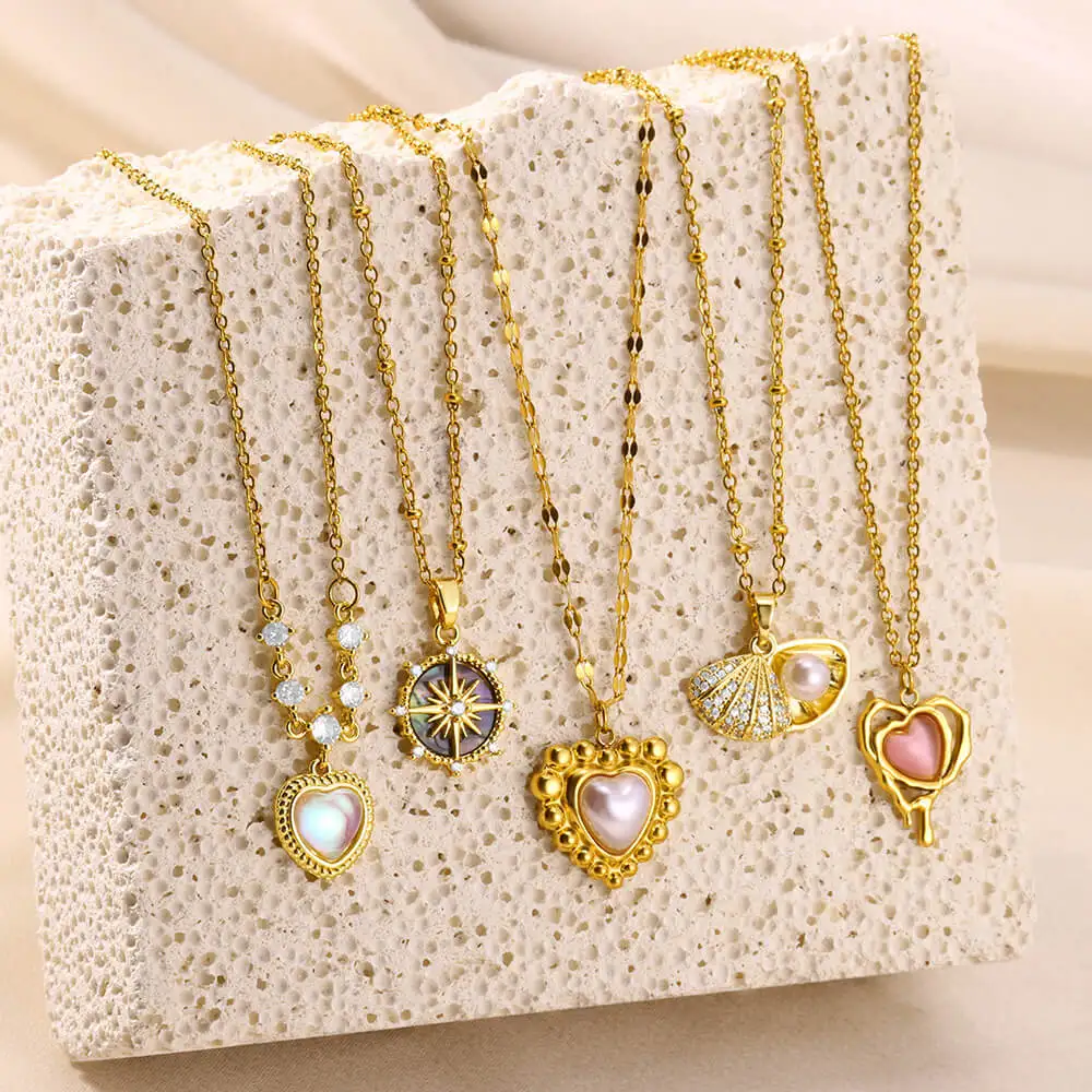 

Pretty Love Heart Necklace For Women Romance Zircon Collar Pearl Shells Pendant Choker Fashion Gold Color Chains Jewelry Gift