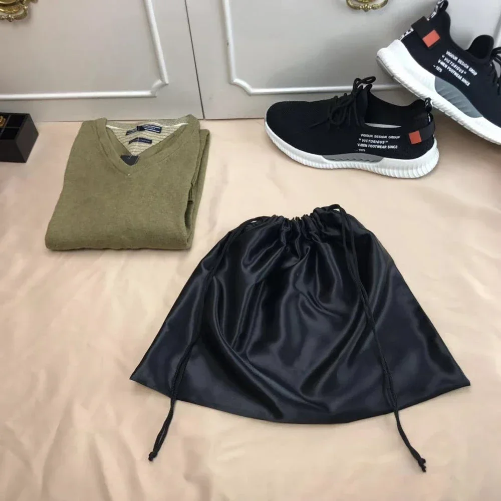 S/M/L/XL/XXL Schwarzes Seidenmaterial Kordelzug Aufbewahrungstasche Schuhe Handtasche Perückenstaub Kordelzug Verpackungsbeutel Kann aufgedruckt werden Logo – Detail 9