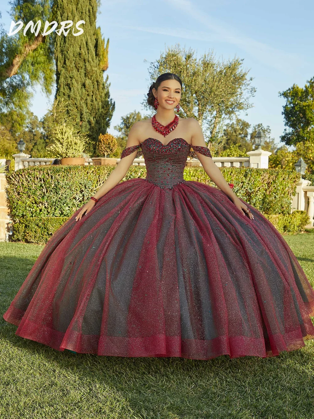 Vestido de quinceañera de lujo con escote en forma de corazón, vestido de fiesta con diamantes de imitación a la moda, vestido de fiesta sin mangas con lentejuelas brillantes, vestido de fiesta 16