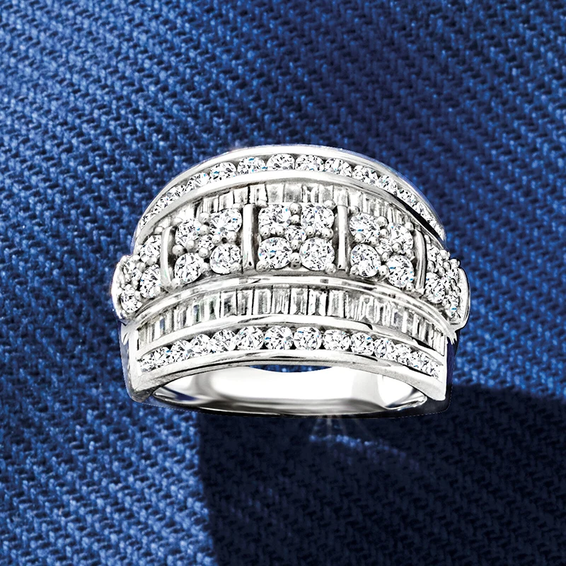 Huitan Luxuriöser breiter Ring für Damen, silberfarben, mit Zirkonia, Fingerschmuck für Partys, alltagstaugliches Accessoire für Frauen