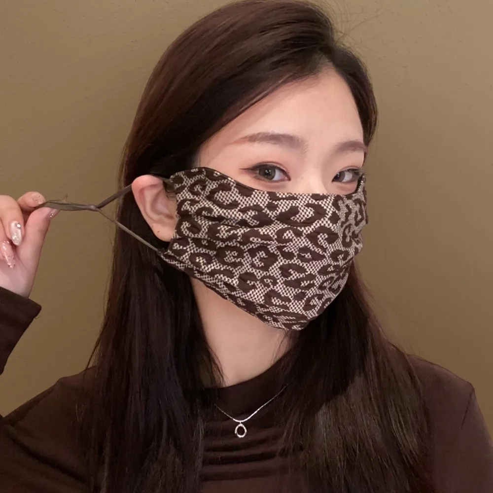 Nova estampa de leopardo máscara quente lavável respirável máscara facial à prova de poeira sexy facial gini outono e inverno