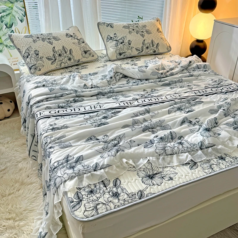 Botanical Floral Summer Quilts Soft Bedding Hand Drawn Flowers Leaves Comforter Breathable Cozy Air Conditioner Bedroom Decor