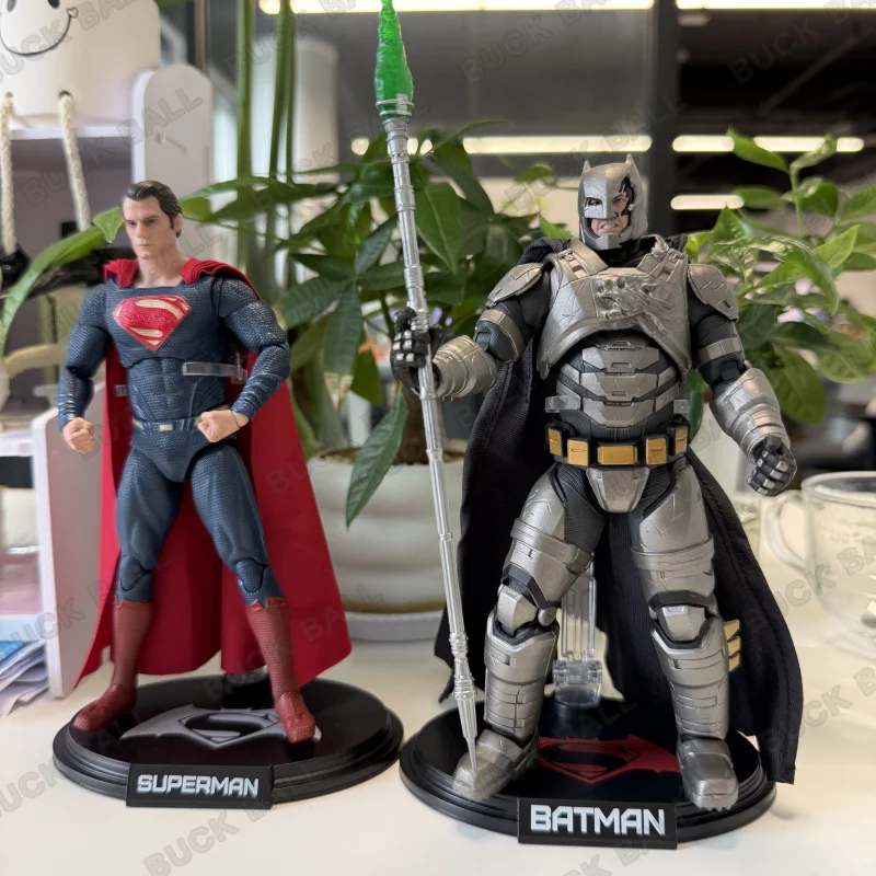 

New Figure Set Armored Batman Battle Damaged Superman Action Figure 1/9 Batman Vs Superman Dawn Of Justice