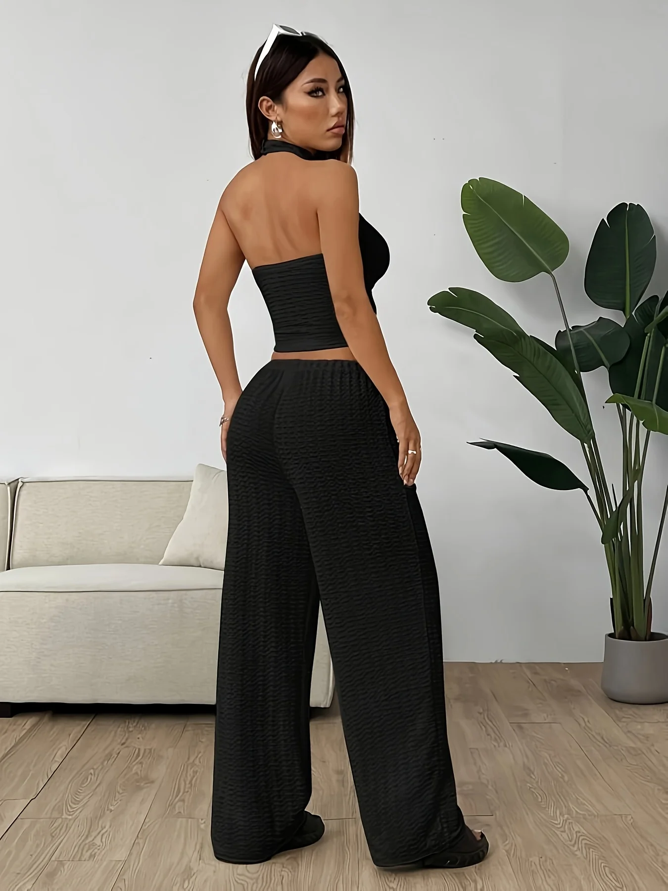 Women's Solid Color Black Hanging Neck Sleeveless Backless Top and Elastic Waist Straight Leg Pants Two-Piece Casual Wear, Comfо