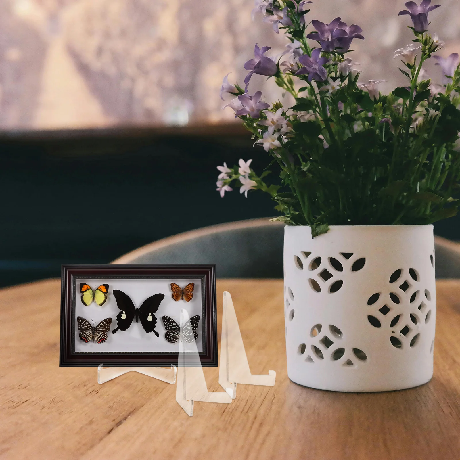 

25Pcs Triangular Acrylic Display Stand Portable Transparent Mini Easel for Coin Photo Card Display Wedding Easel