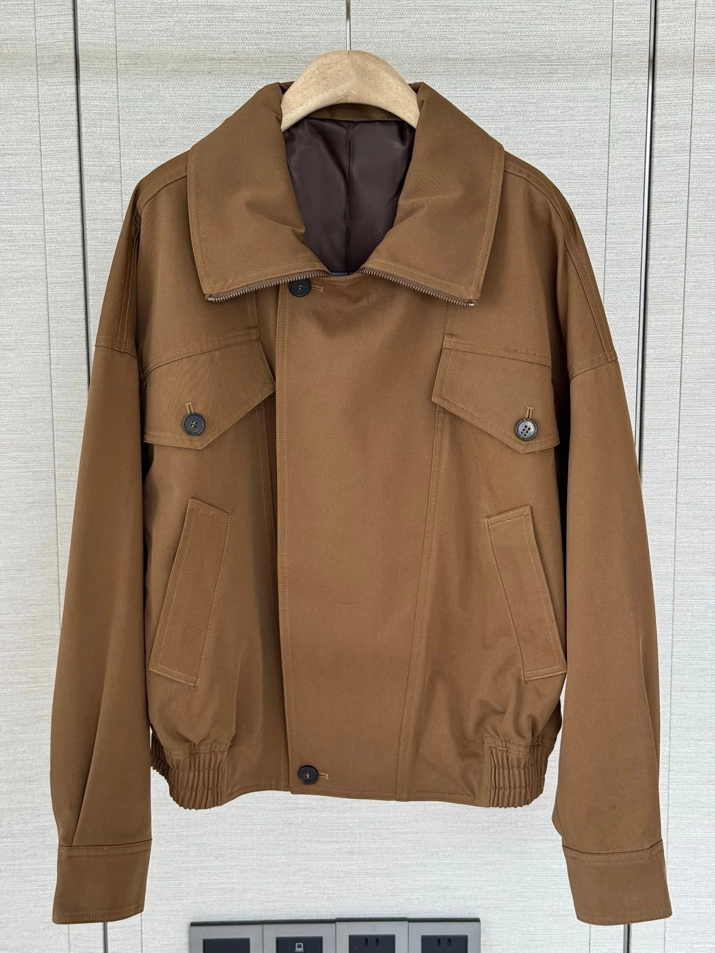 Vintage Workwear Jacket For women  Korean Style  Relaxed And High-End Look  Light-Mature  Loose And Casual Baseball Jacket