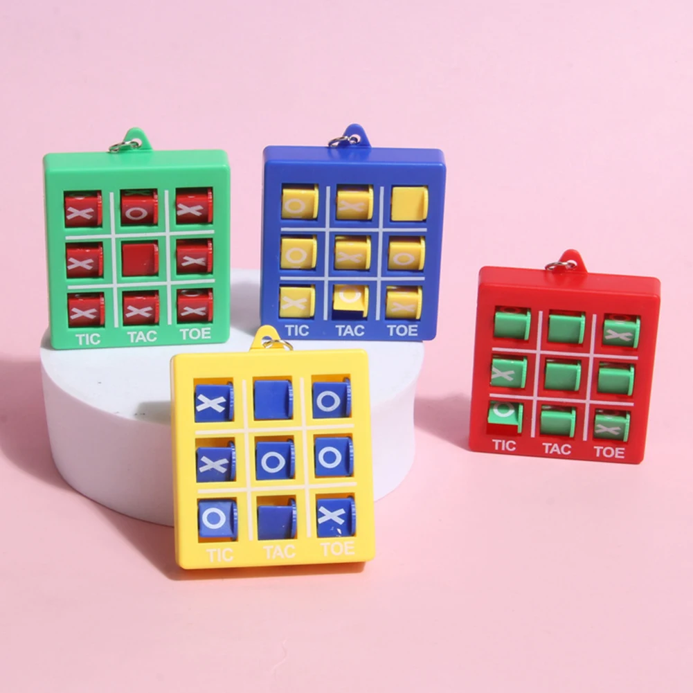 4 stks/set Kleurrijke Tic Tac Toe Sleutelhanger Kinderen Verjaardagsfeestje Bruiloft Gast Gift Klaslokaal Prijzen voor Kinderen Educatief Speelgoed