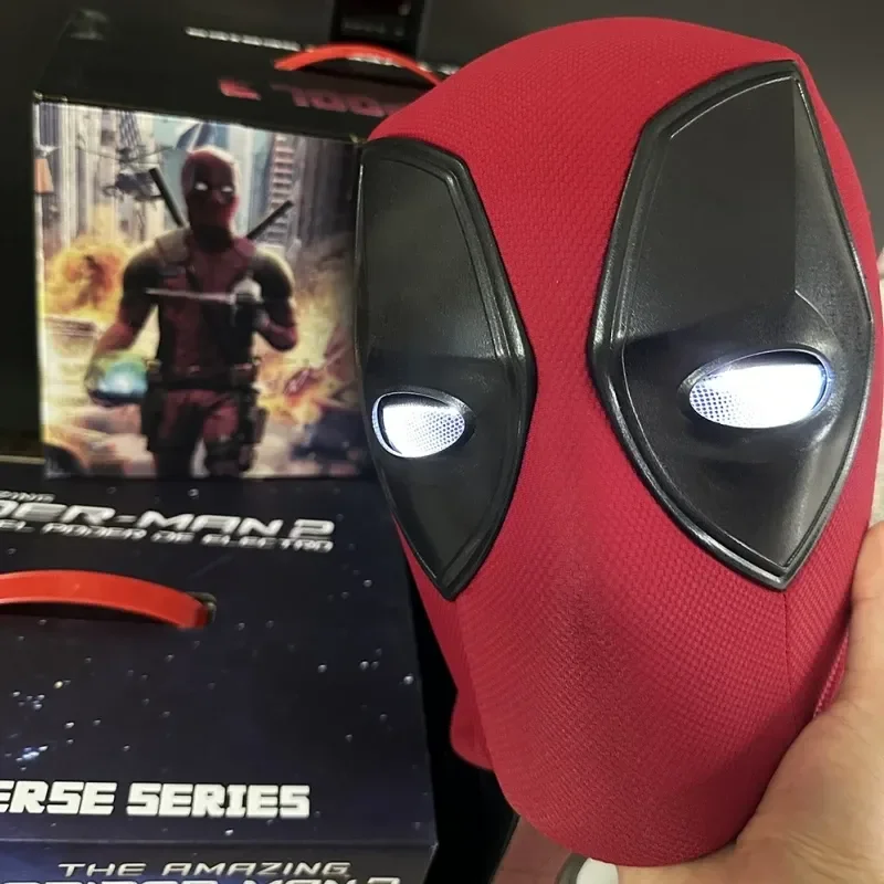 

Deadpool And Wolverine 2024 New Deadpool Cosplay Headset Electric 1:1 Remote Control Blink Can Shine Mask Marvel Hero Model Toys