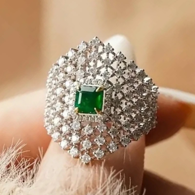 Luxurious Sparkling Zircon Hollow Wide Face Women's Ring Exquisite and Fashionable Wedding Banquet Jewelry Gift