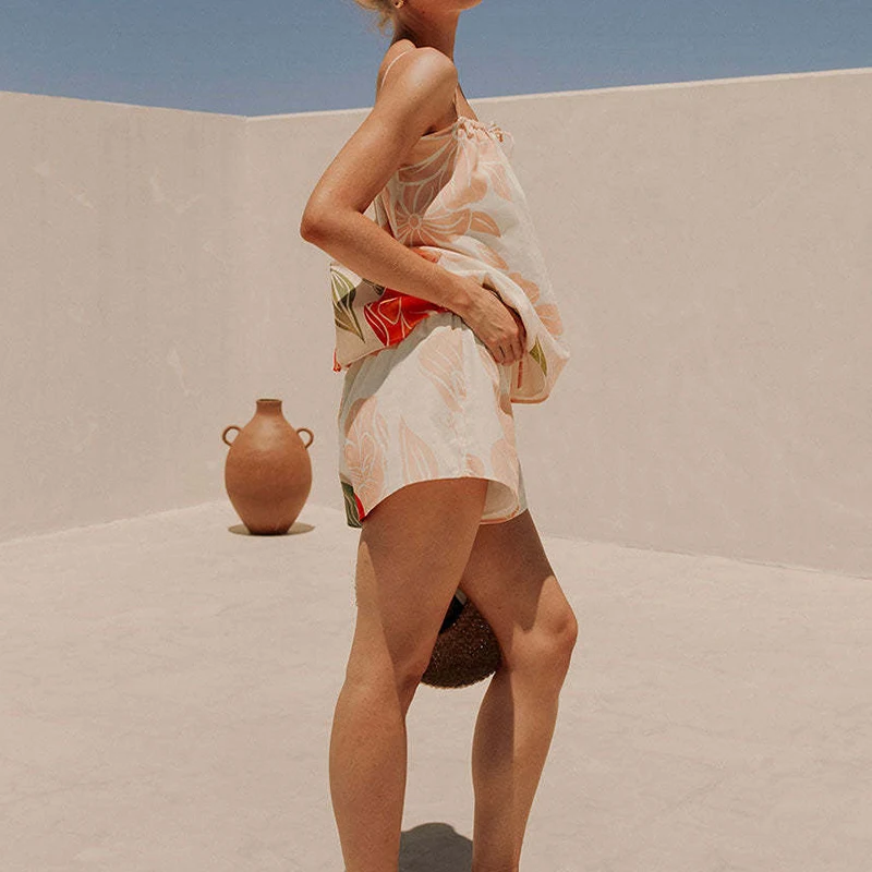 

Elegant Floral Printed Loose Outfits Women Sleeveless Halter Camisole Shorts Matching Sets Summer New Beach Vacation Two Piece