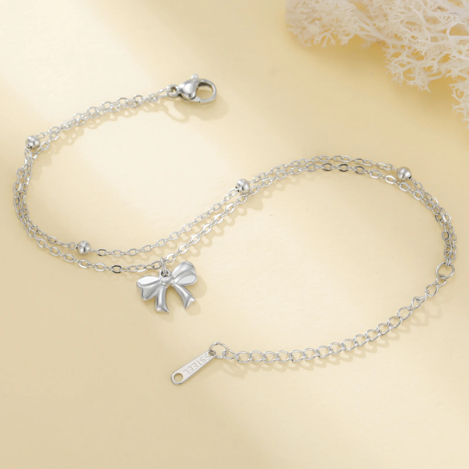 Cazador Niedliche Schleifenanhänger-Armbänder für Frauen Edelstahl-Schmuck Doppelte Perlenketten-Armband Geschenk Trendiger Großhandel