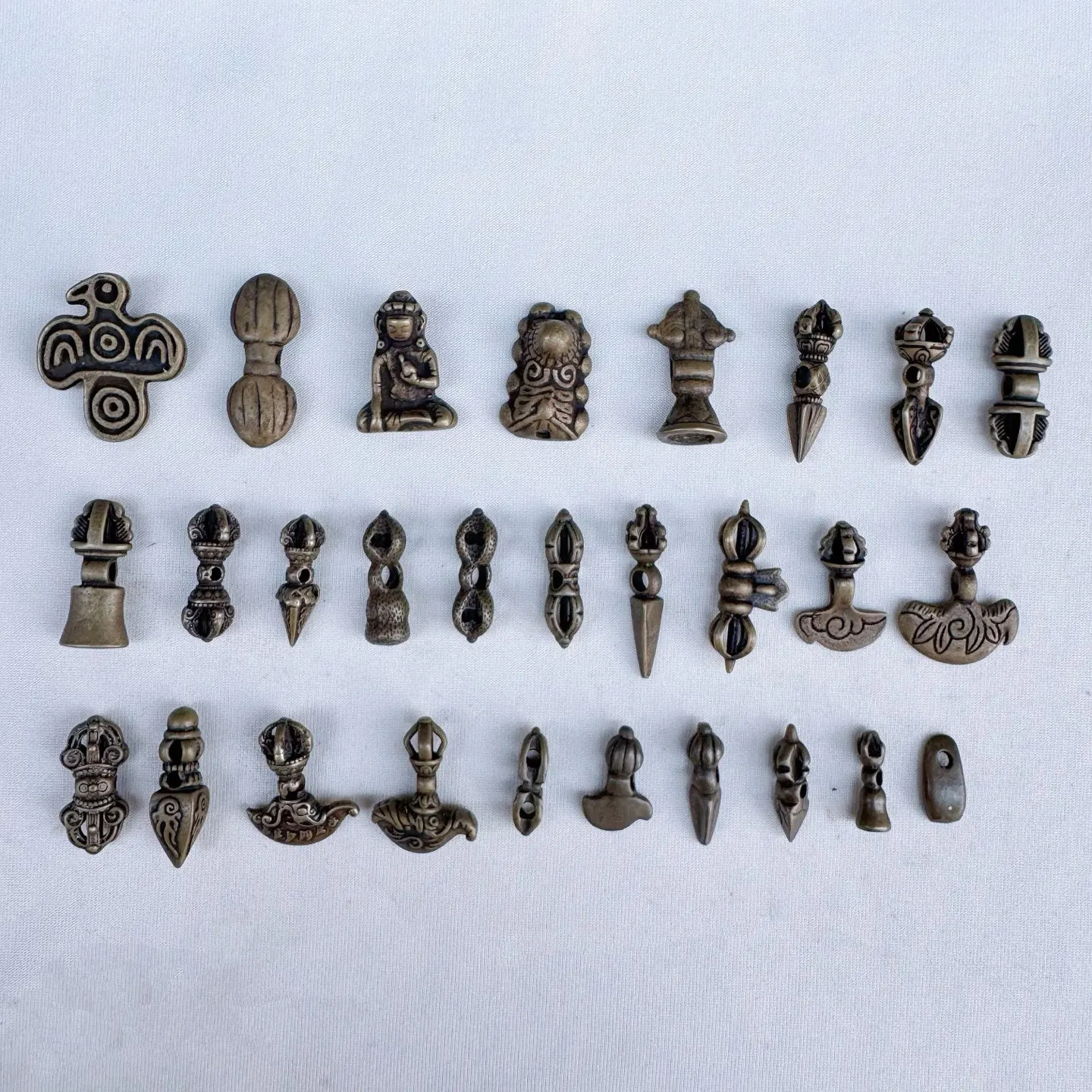 Brass Three-Way Connector Accessories for Car Keychains, Bag Charms, and Miniature Figures - Durable and Stylish